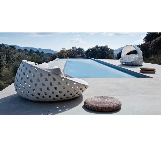POLY RATTAN ROUND SUNBED FLAT FIBER
