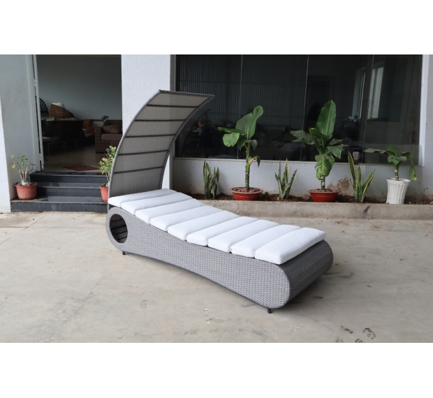POLY RATTAN SUNBED