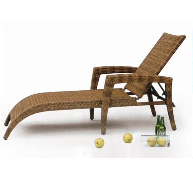 POLY RATTAN SUNBED WITH CUSHION 5CM