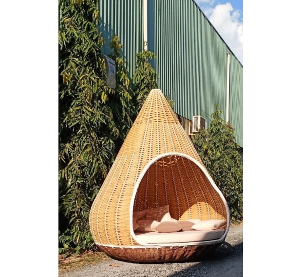 POLY RATTAN TOWER BED 