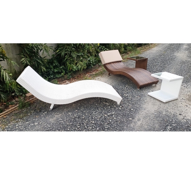 POLY RATTAN SUNBED WITH PILLOW